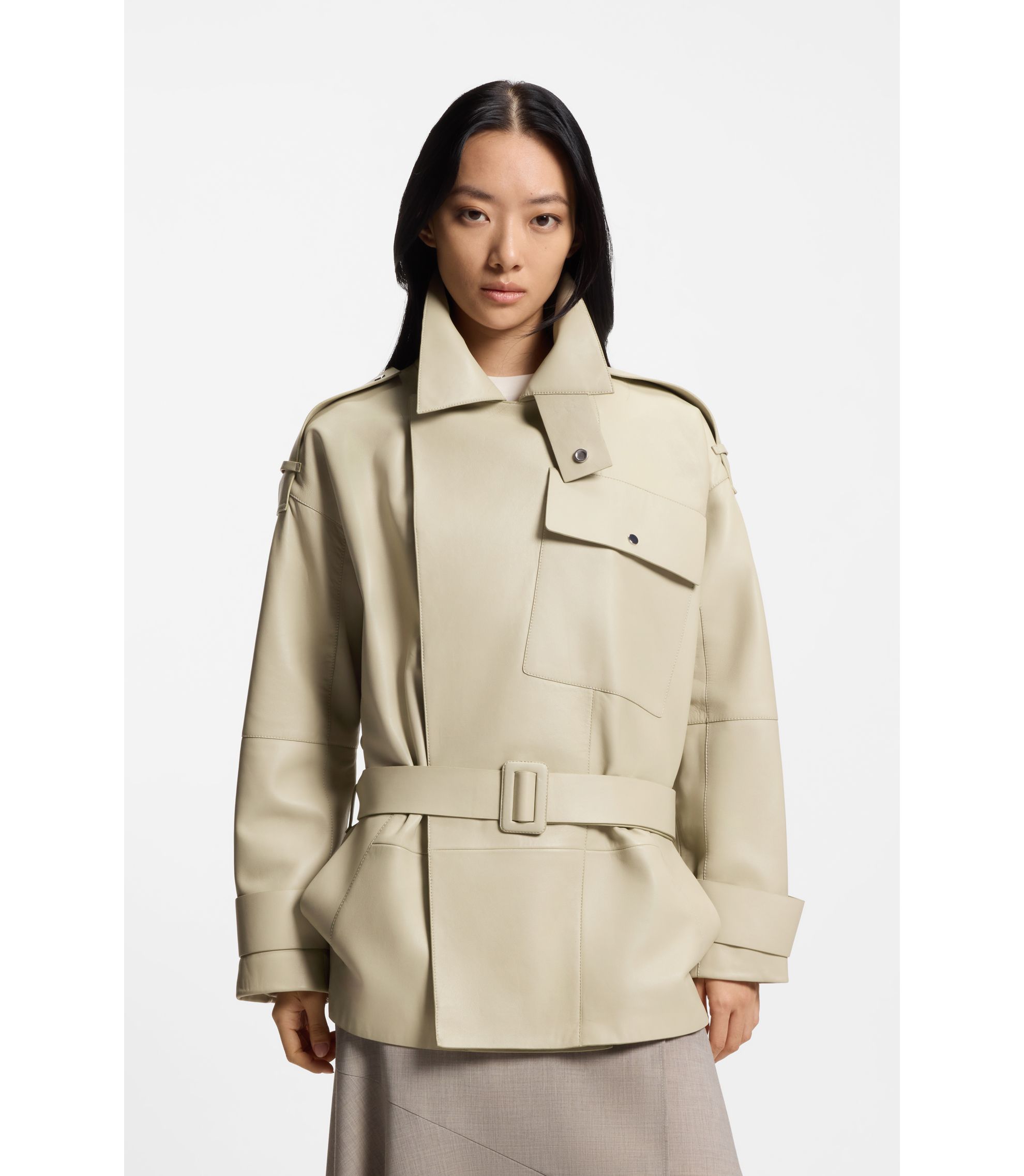 Kurzer Relaxed-Fit Trenchcoat aus Leder