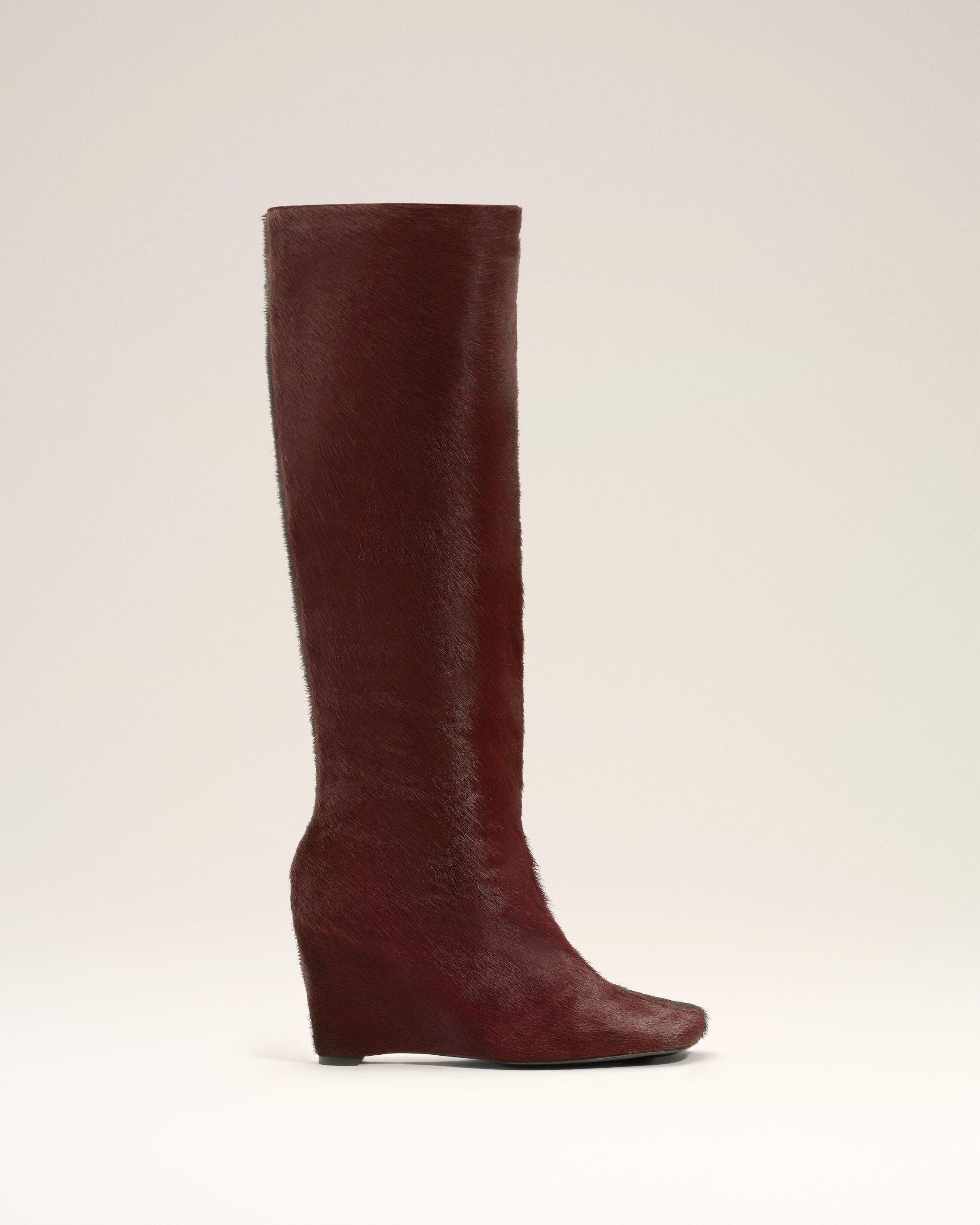 Zweifarbige kniehohe Stiefel aus Leder in Burgundy